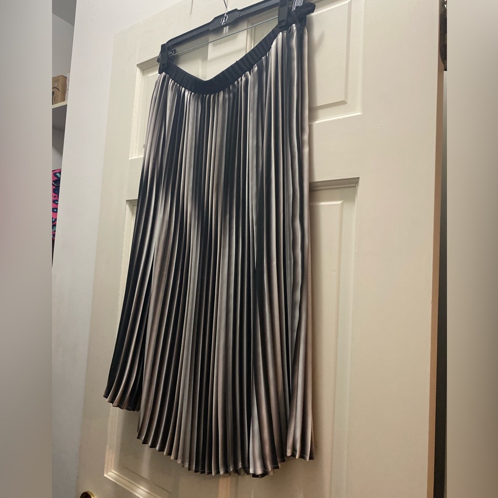 Petite Medium Eileen Fisher Black and White Skirt